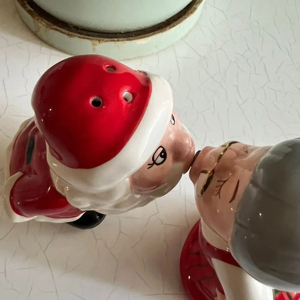 Ceramic Multicolor Santa And Mrs Claus Kissing Salt & Pepper Shaker Set